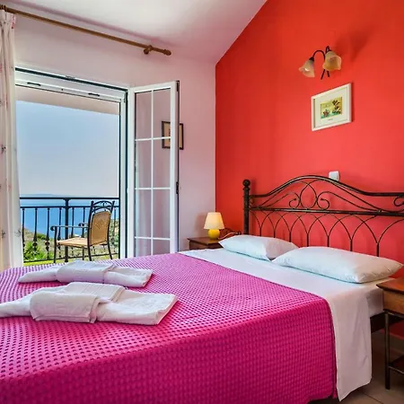 Kleismata Sleeps 6 Pool Wifi
