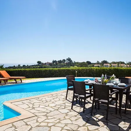 Kleismata Sleeps 6 Pool Wifi *