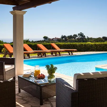 Kleismata Sleeps 6 Pool Wifi