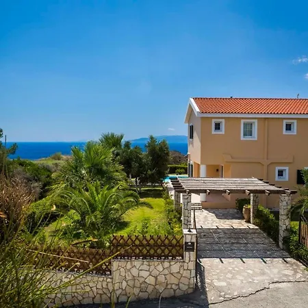 Kleismata Sleeps 6 Pool Wifi